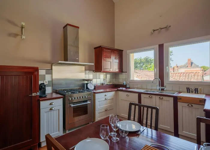 Les Flots - Wi-fi, Tv, Garages, בית נופש *